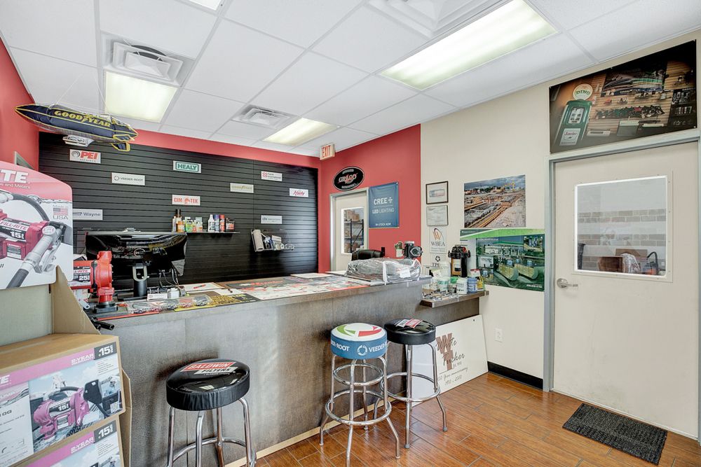 Retail For Sale: 1555 N Business Ih 35, New Braunfels, TX 78130